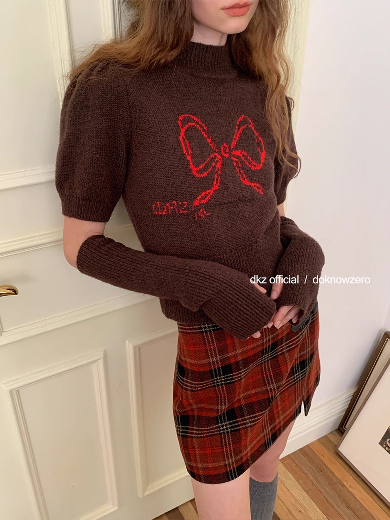 DKZ_OFFICIAL_Retro_Jacquard_Knit_Top_With_Detachable_Bow_Sleeves_MISSTT