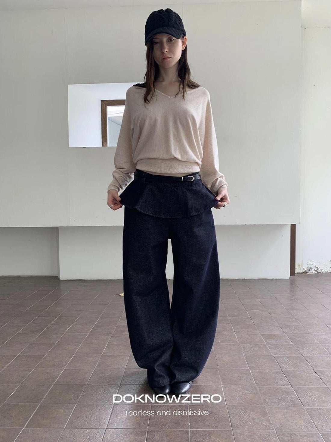 DKZ OFFICIAL Ruffle Waist Curved Hem Jeans