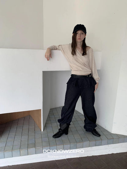 DKZ OFFICIAL Ruffle Waist Curved Hem Jeans