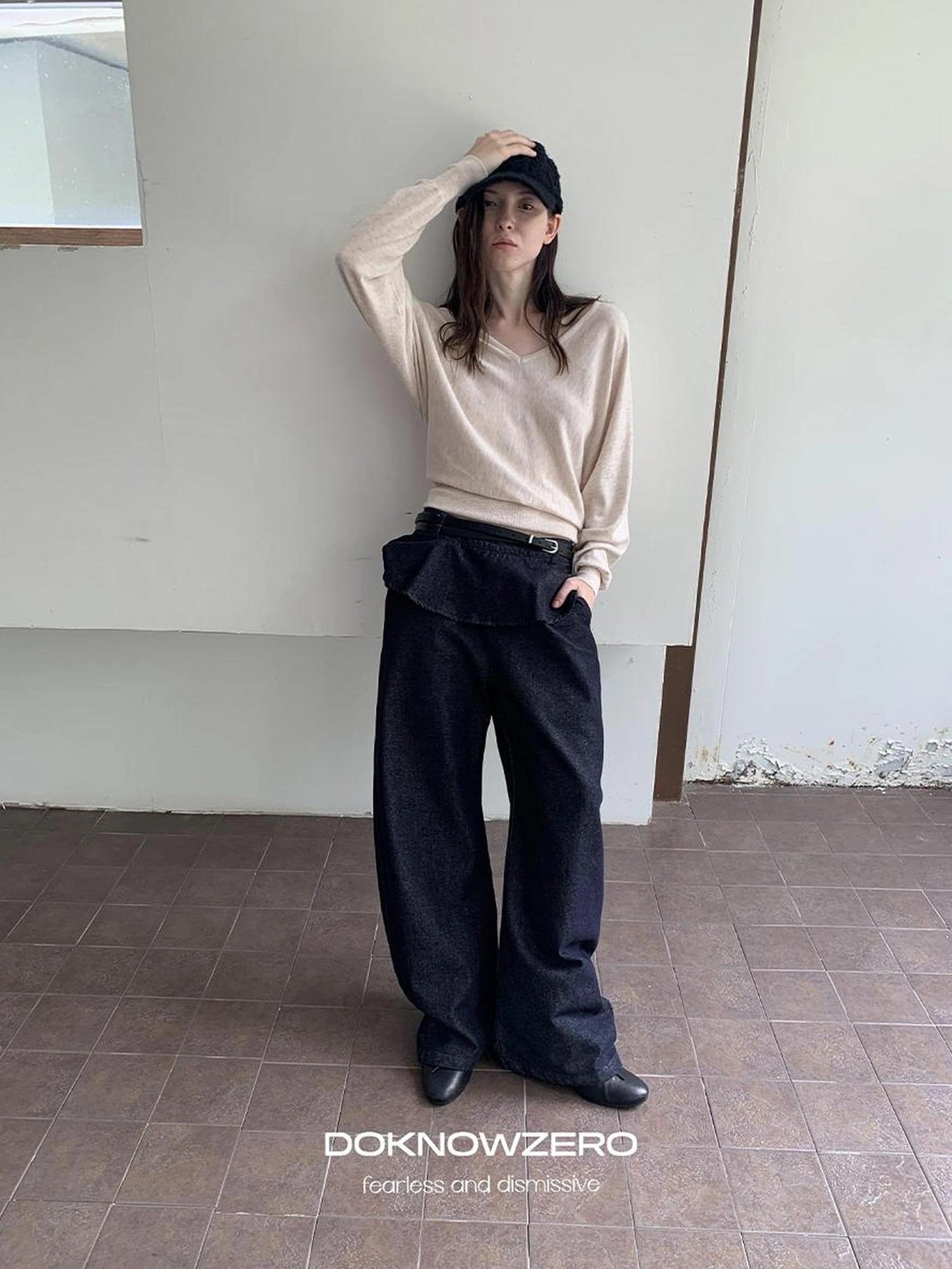 DKZ OFFICIAL Ruffle Waist Curved Hem Jeans