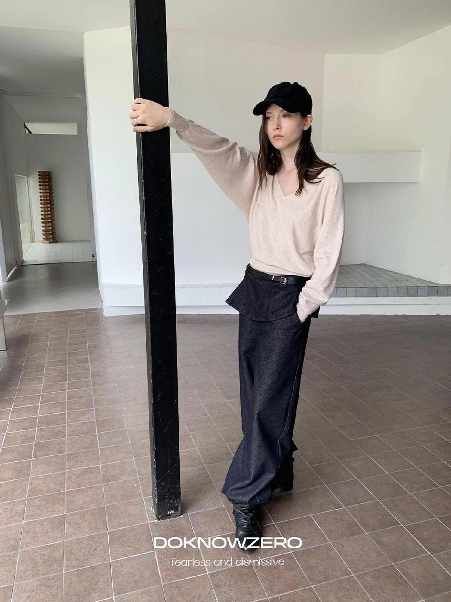 DKZ OFFICIAL Ruffle Waist Curved Hem Jeans