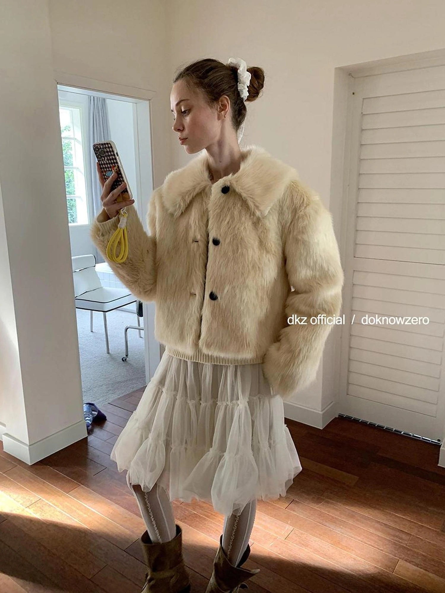 DKZ OFFICIAL Short Plush Collar Eco Faux Fur Jacket In Apricot