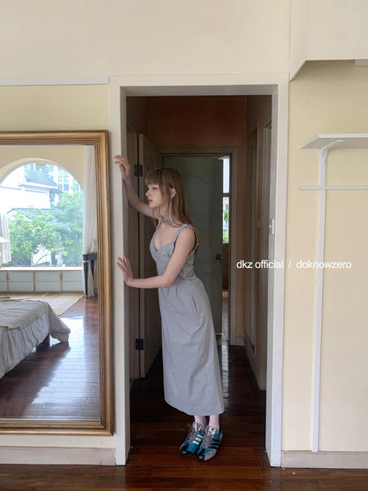 DKZ OFFICIAL Sleeveless Pleated Midi Dress