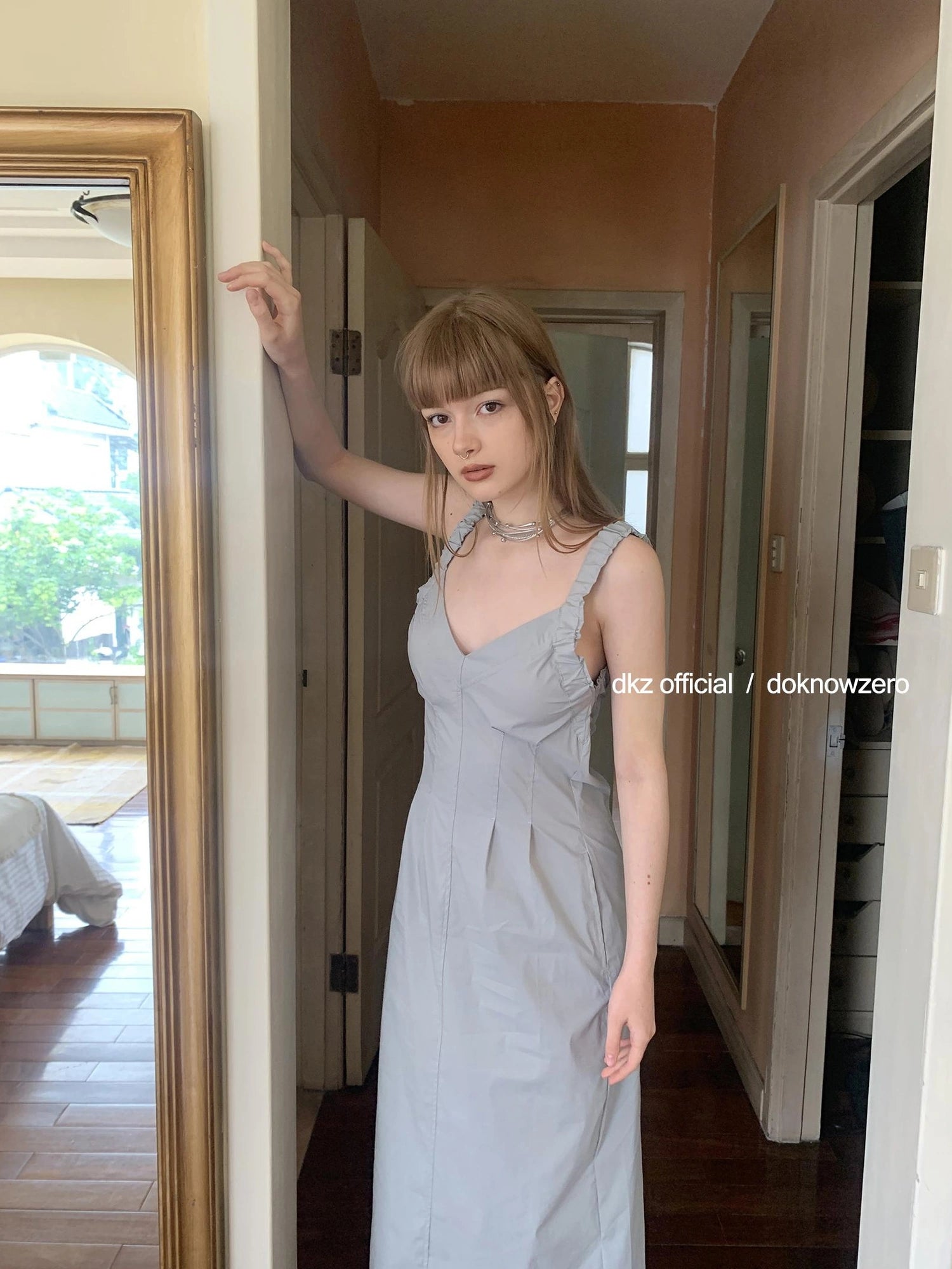 DKZ OFFICIAL Sleeveless Pleated Midi Dress