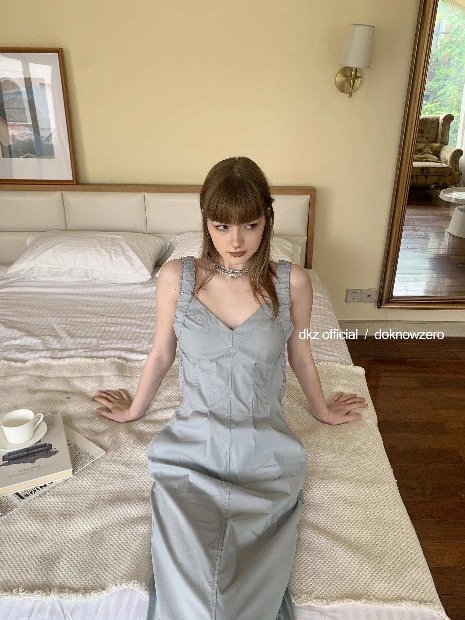 DKZ OFFICIAL Sleeveless Pleated Midi Dress