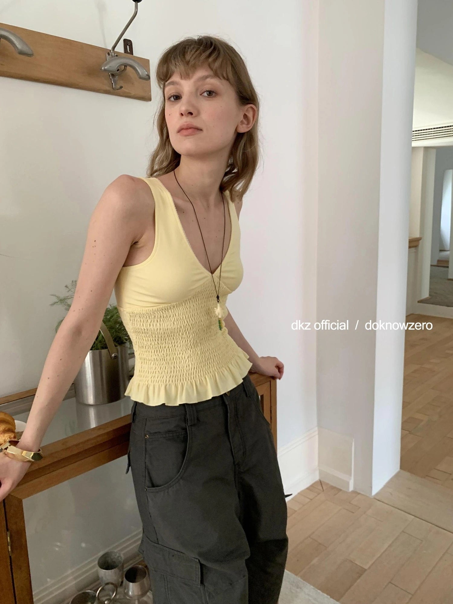 DKZ OFFICIAL Sleeveless V-neck Vest For Women Summer Slim Fit Top