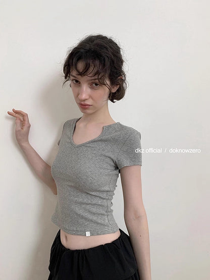 DKZ_OFFICIAL_Slim_Fit_V-Neck_Short_Sleeve_T-Shirt_For_Women_MISSTT