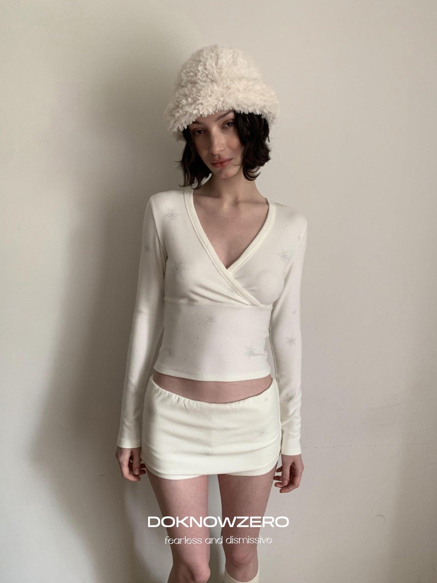 DKZ OFFICIAL Snowflake Print Cross V-neck Long Sleeve Women&