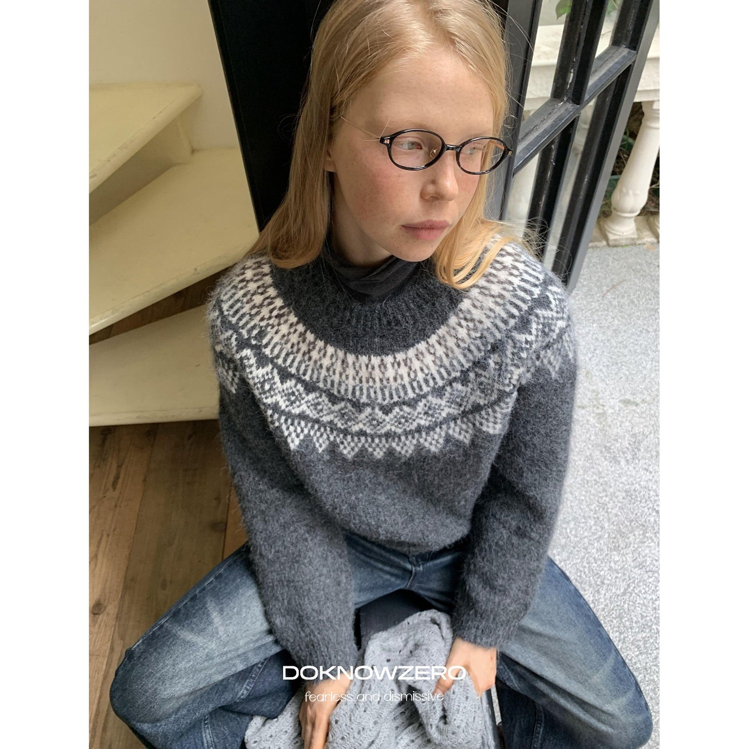 DKZ_OFFICIAL_Soft_Jacquard_Crew_Neck_Vintage_Knit_Women&