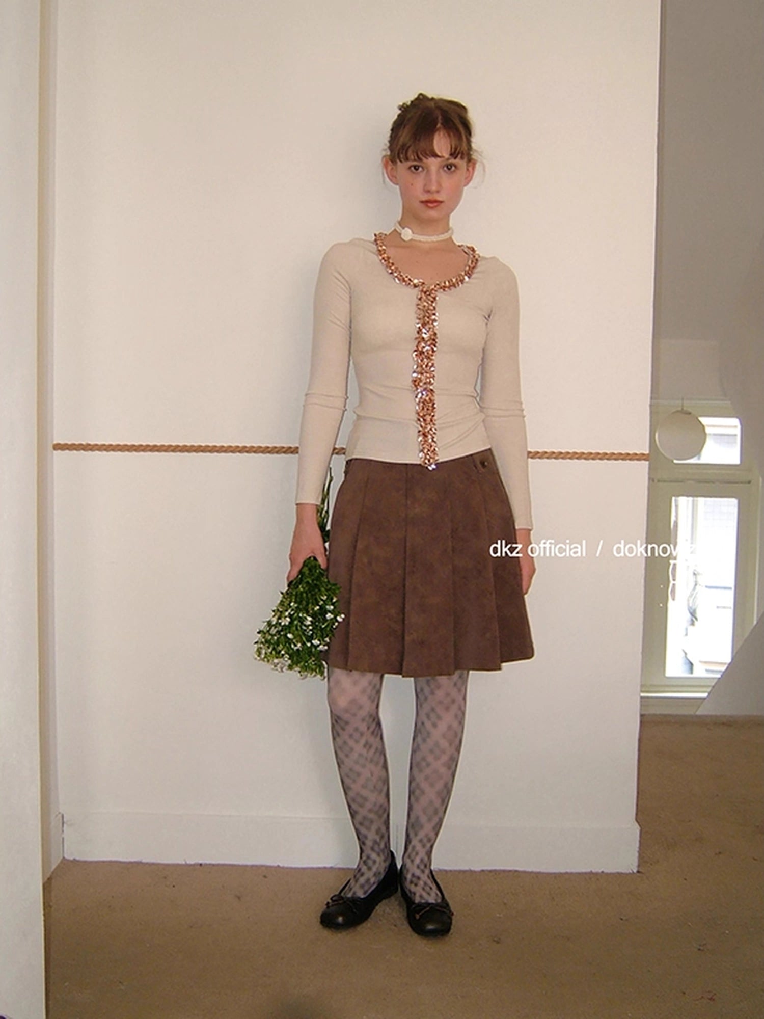 DKZ_OFFICIAL_Sparkle-Trimmed_Slim_Fit_Ribbed_Knit_Long_Sleeve_V-Neck_Top_MISSTT