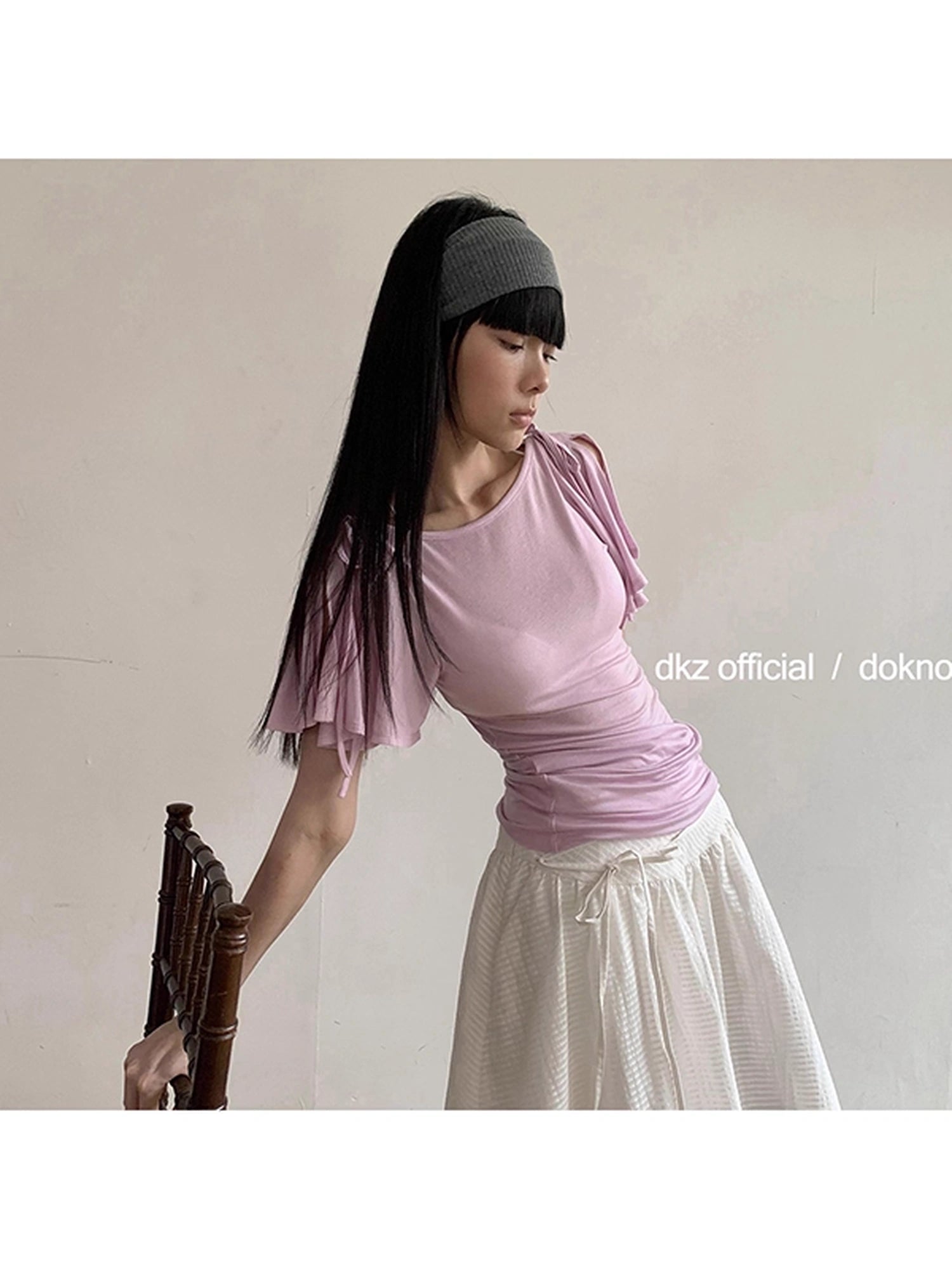 DKZ_OFFICIAL_Split_Neck_Ballet_Sleeve_T-shirt_MISSTT