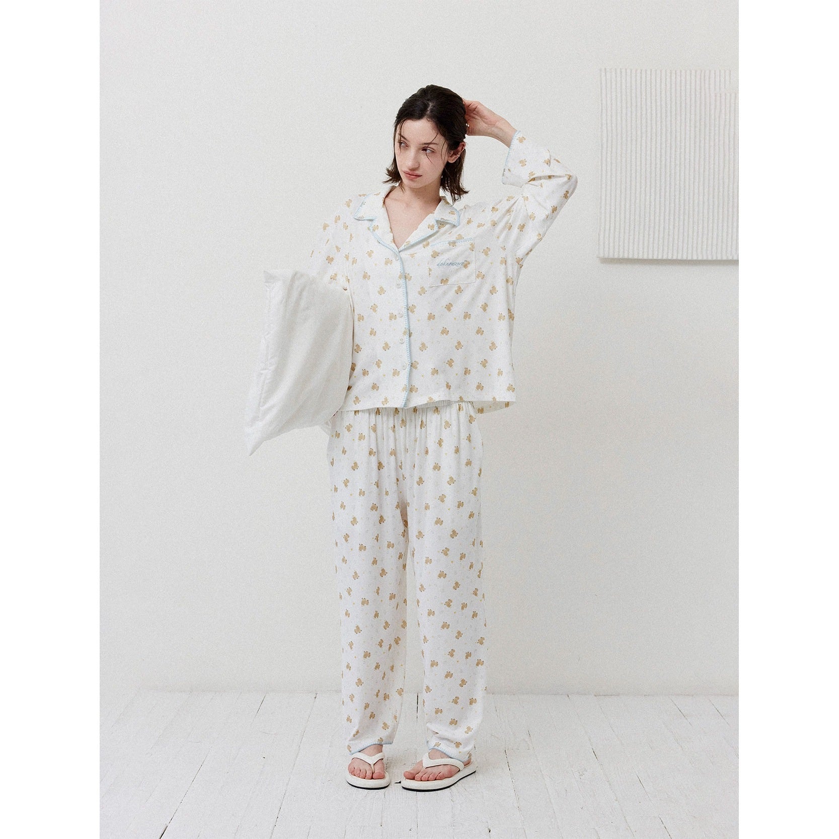 DKZ_OFFICIAL_Star_Pony_Cartoon_Long_Sleeve_Women&