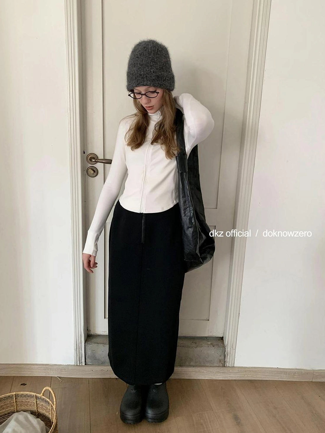 DKZ OFFICIAL Straight Black Midi Skirt For Women In Cotton Blend