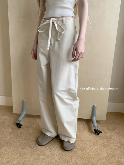 DKZ OFFICIAL Straight Leg Trousers In Apricot