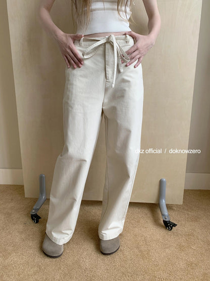 DKZ OFFICIAL Straight Leg Trousers In Apricot