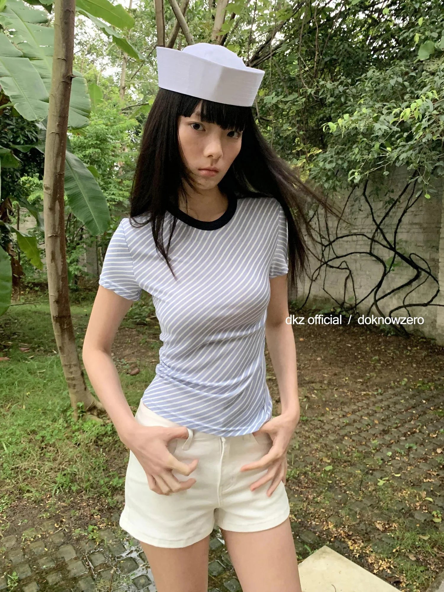 DKZ OFFICIAL Summer Slim Fit White Mid Rise Shorts