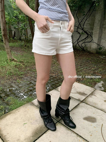 DKZ OFFICIAL Summer Slim Fit White Mid Rise Shorts