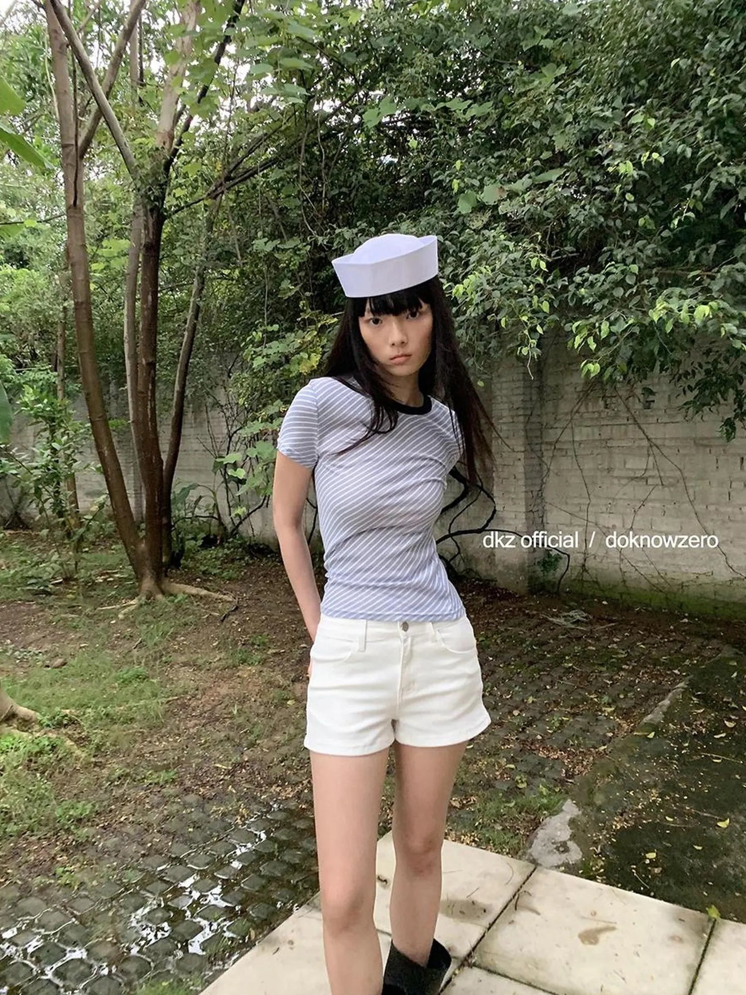 DKZ OFFICIAL Summer Slim Fit White Mid Rise Shorts