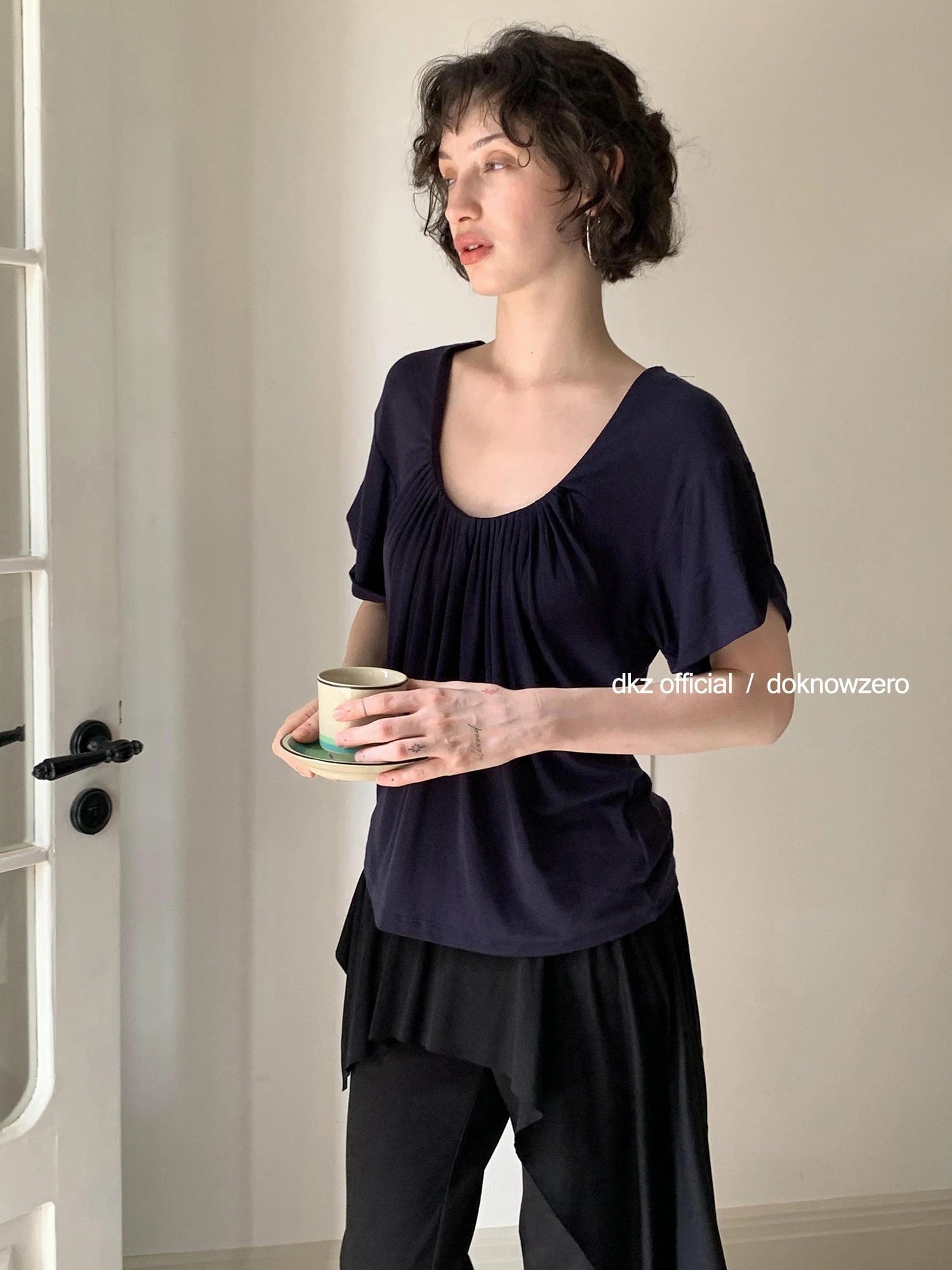 DKZ OFFICIAL Tencel Wool U Neck Pleated T-shirt