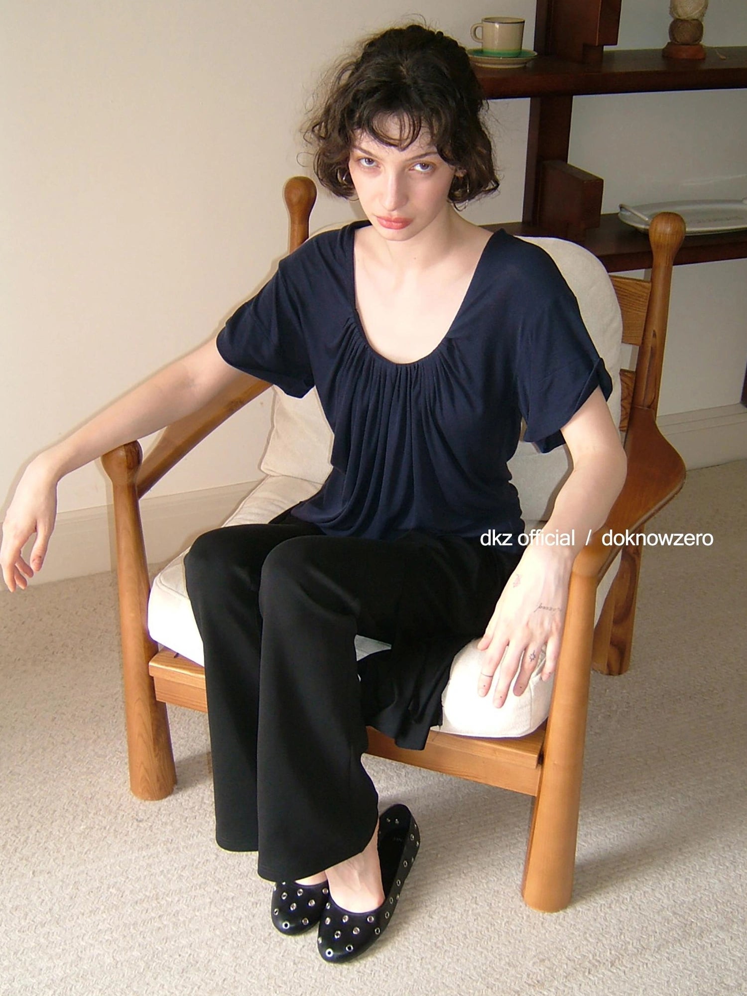 DKZ OFFICIAL Tencel Wool U Neck Pleated T-shirt