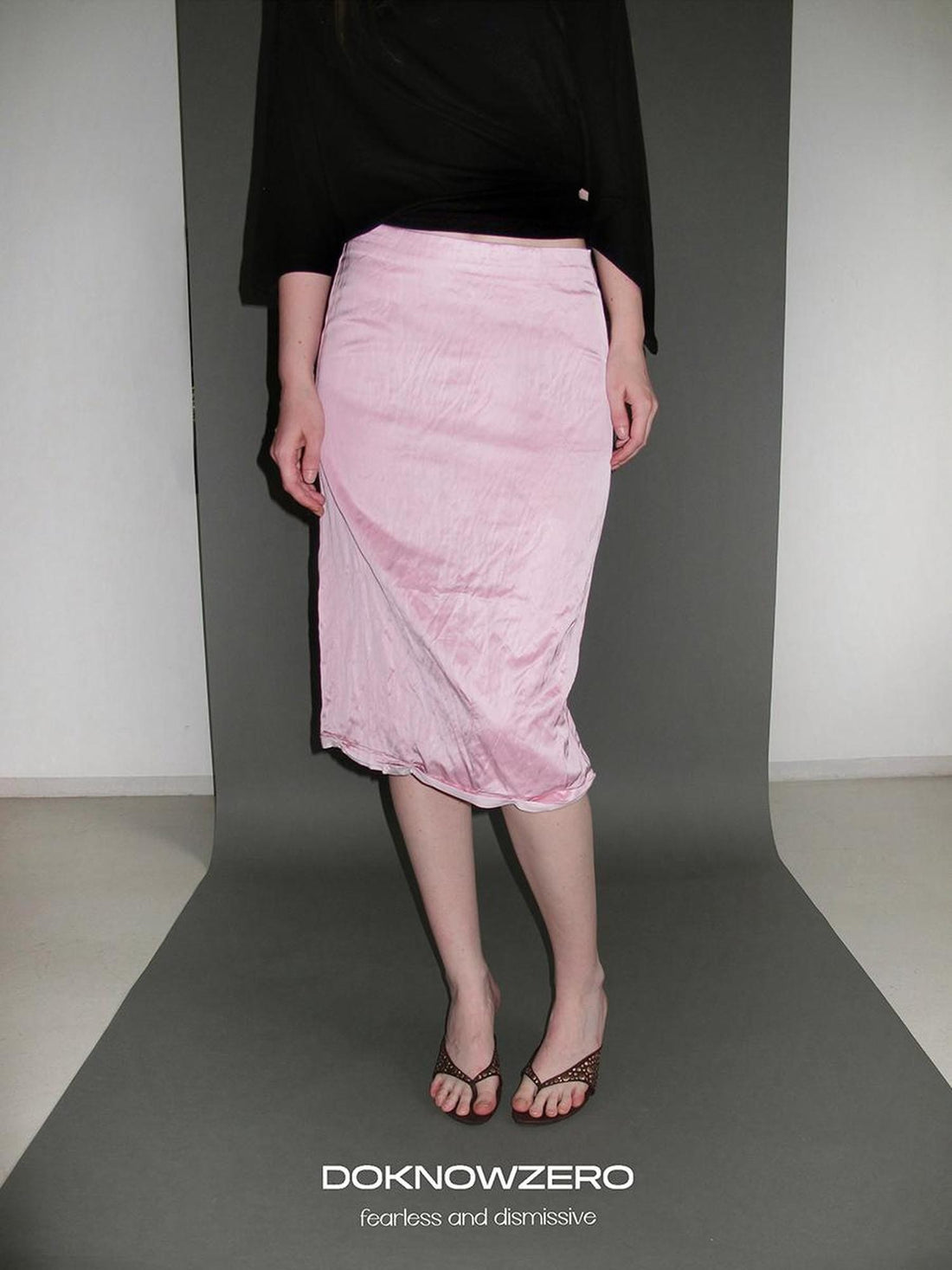 DKZ OFFICIAL Textured Pleated Straight Rolled Hem Women&