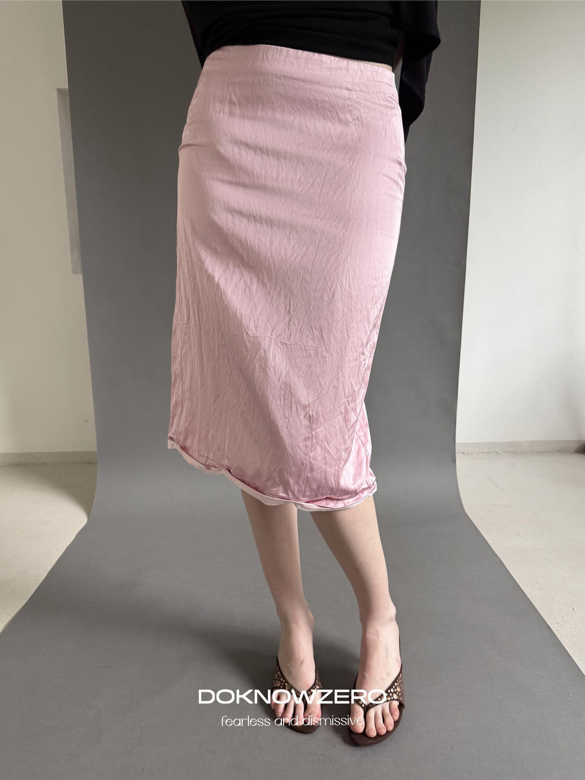 DKZ OFFICIAL Textured Pleated Straight Rolled Hem Women&