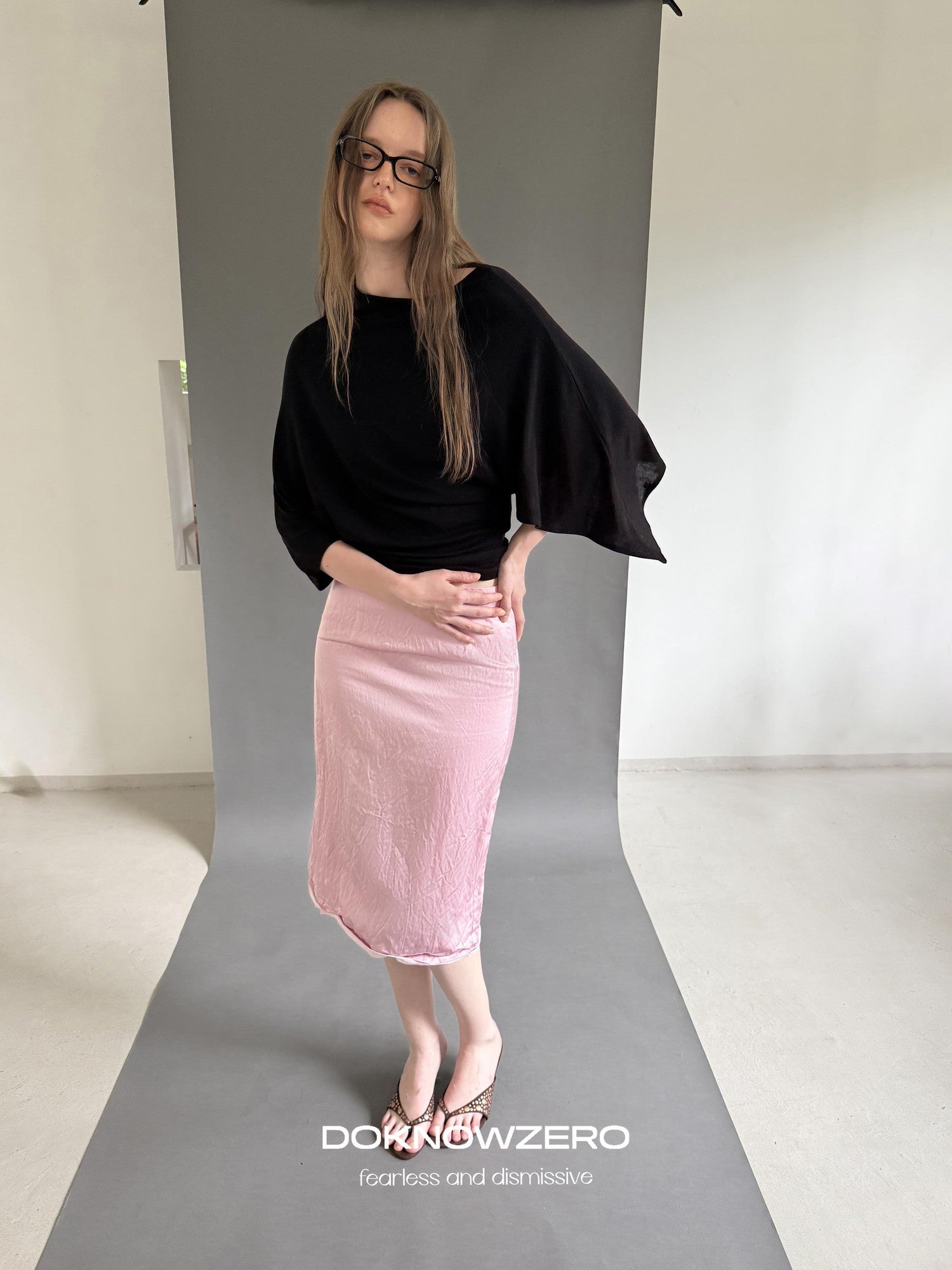 DKZ OFFICIAL Textured Pleated Straight Rolled Hem Women&