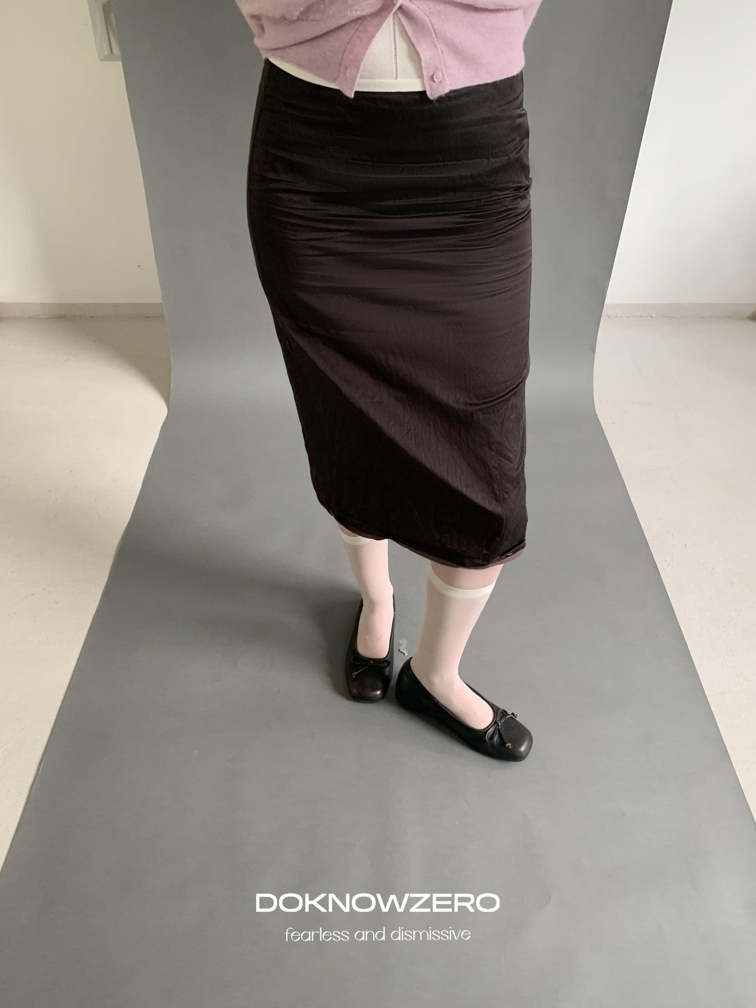 DKZ OFFICIAL Textured Pleated Straight Rolled Hem Women&