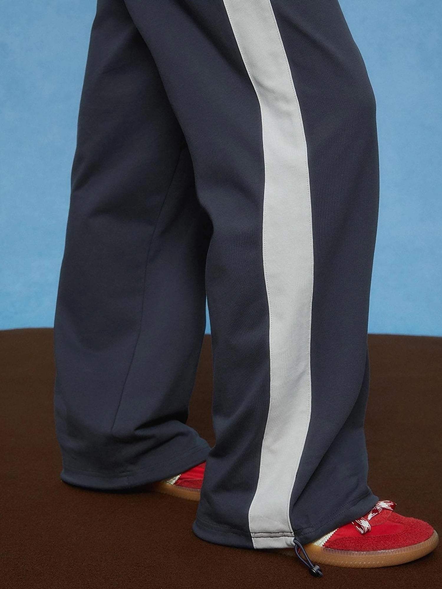 DKZ OFFICIAL Two Tone Cuffed Drawstring Wide Leg Sweatpants