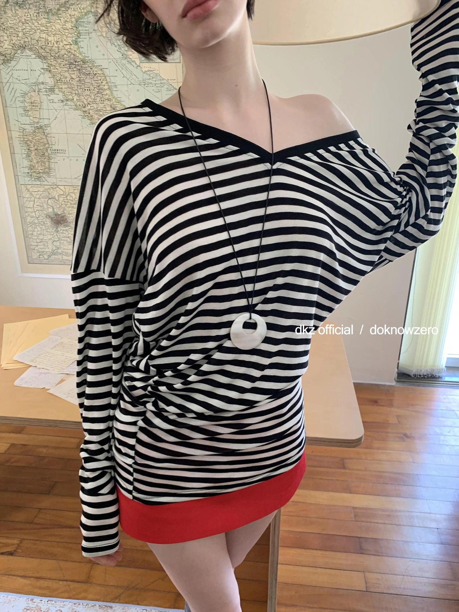 DKZ OFFICIAL V-Neck Color Block Striped Batwing Sleeve Tunic Top