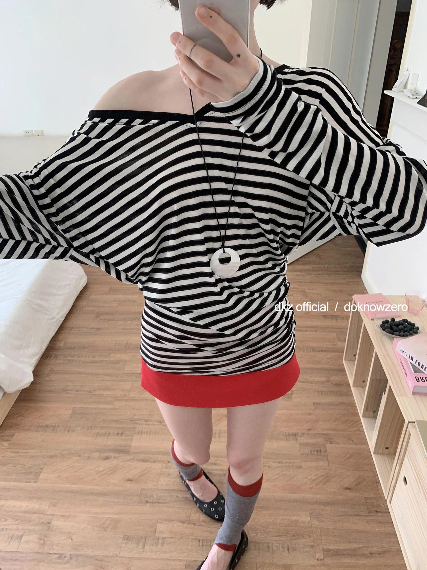 DKZ OFFICIAL V-Neck Color Block Striped Batwing Sleeve Tunic Top