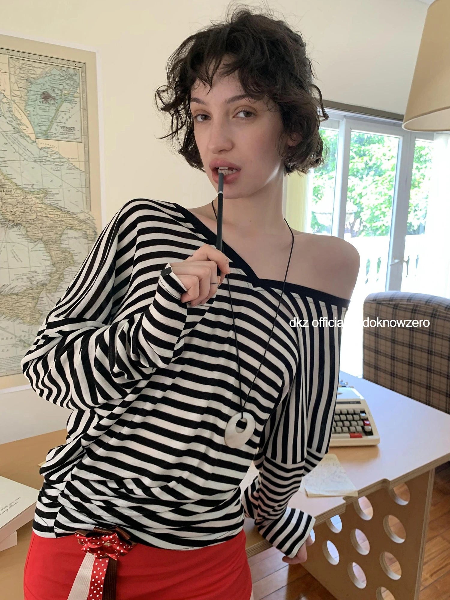 DKZ OFFICIAL V-Neck Color Block Striped Batwing Sleeve Tunic Top