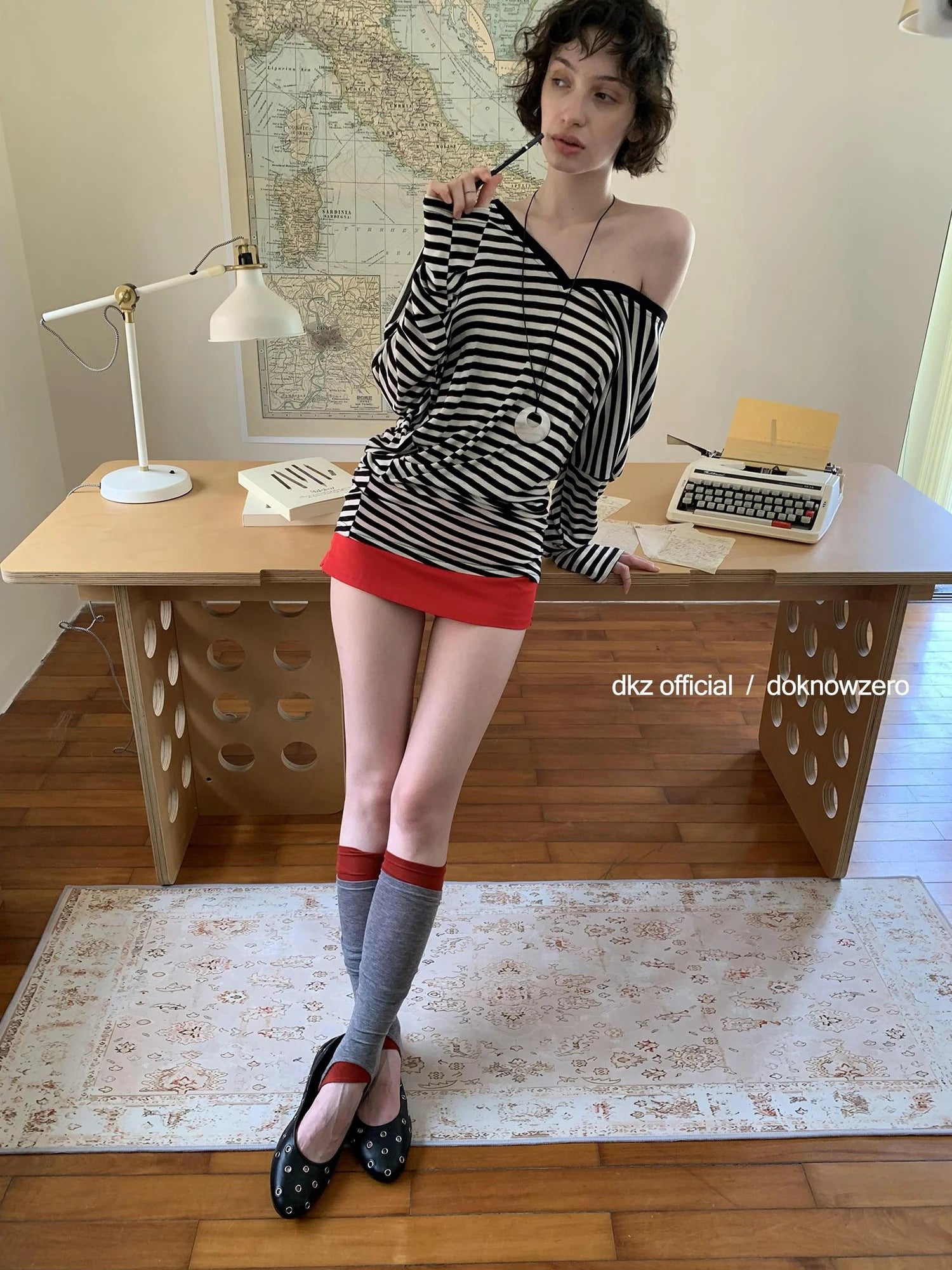 DKZ OFFICIAL V-Neck Color Block Striped Batwing Sleeve Tunic Top