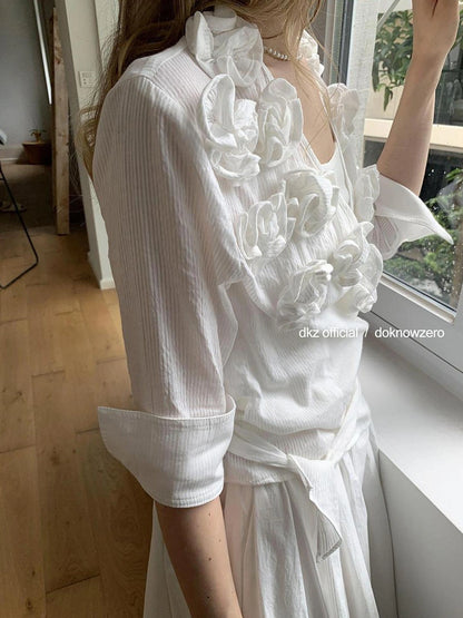 DKZ OFFICIAL V-Neck Floral Embroidered Loose Fit T-Shirt
