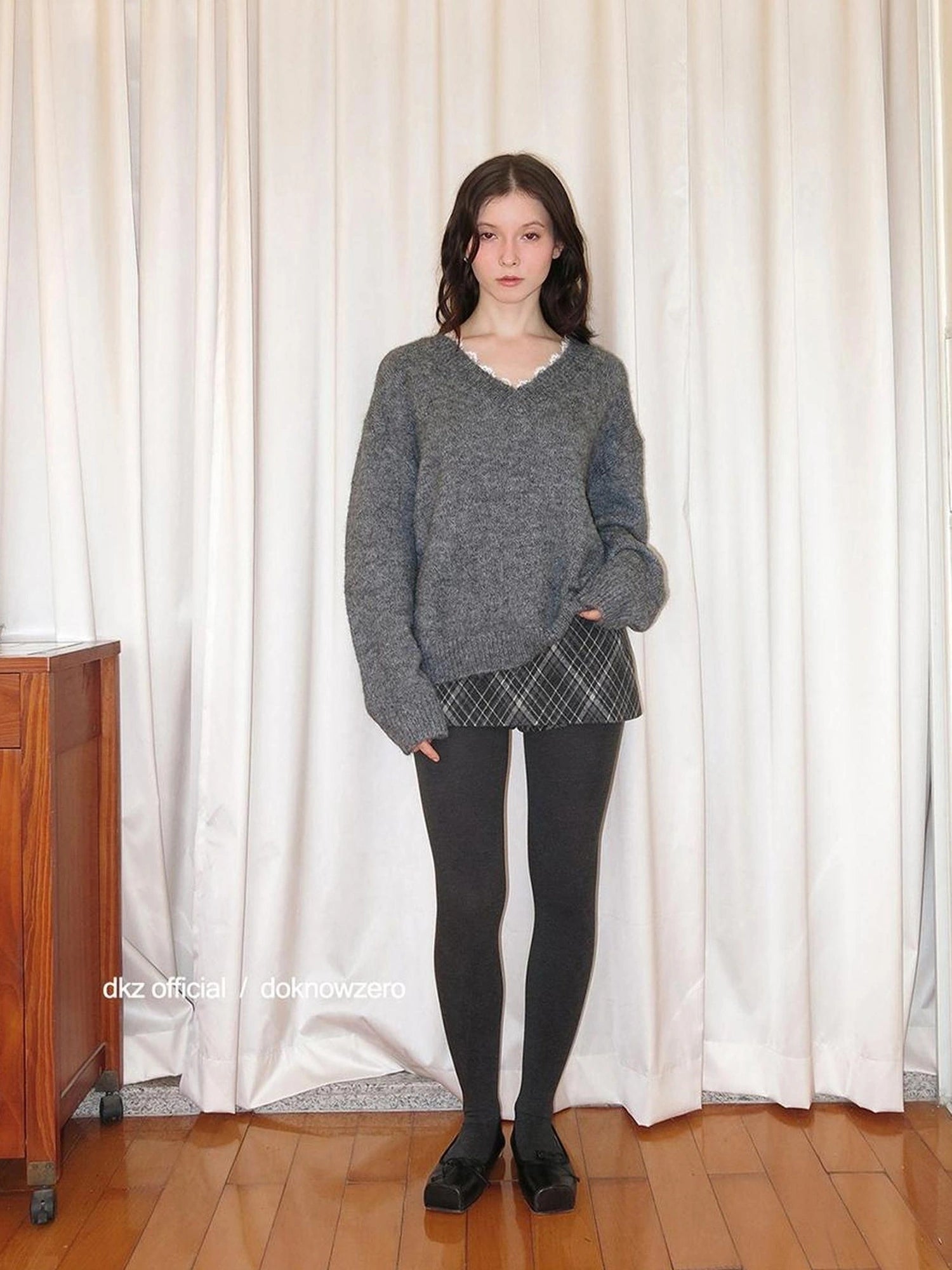 DKZ OFFICIAL V-Neck Lace Trim Knit Sweater Women&