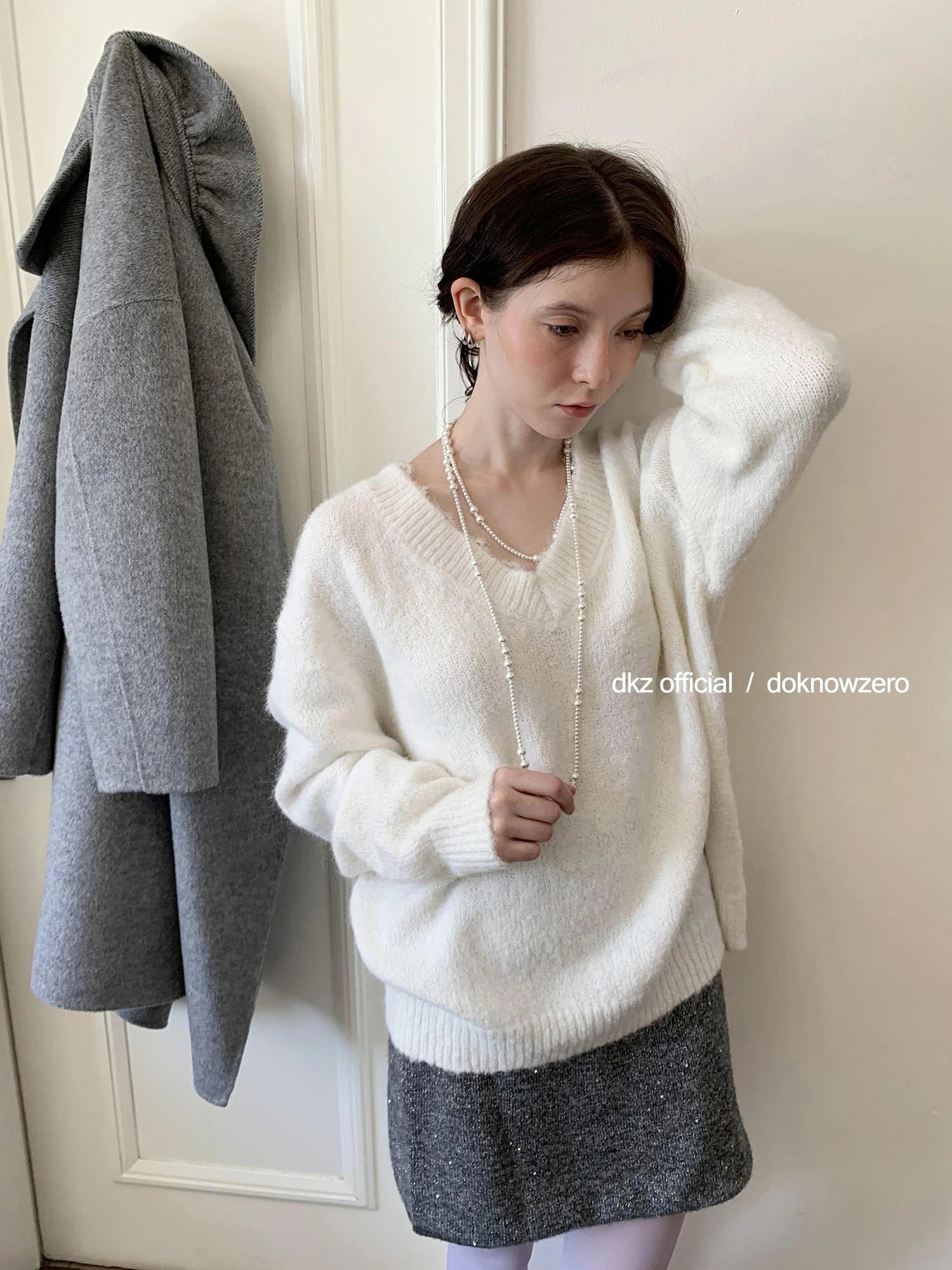 DKZ OFFICIAL V-Neck Lace Trim Knit Sweater Women&
