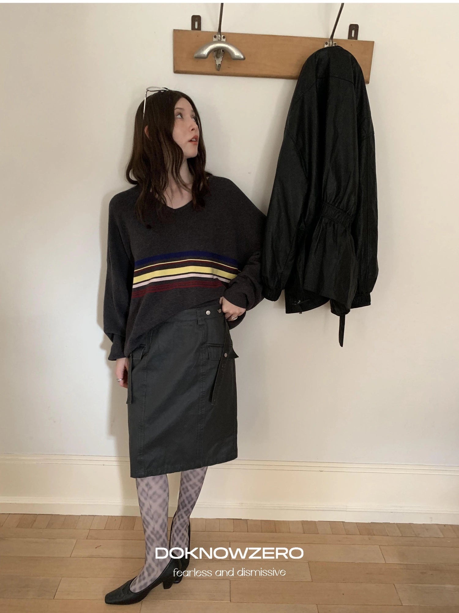 DKZ OFFICIAL V-Neck Sweater With Color Block Stripes