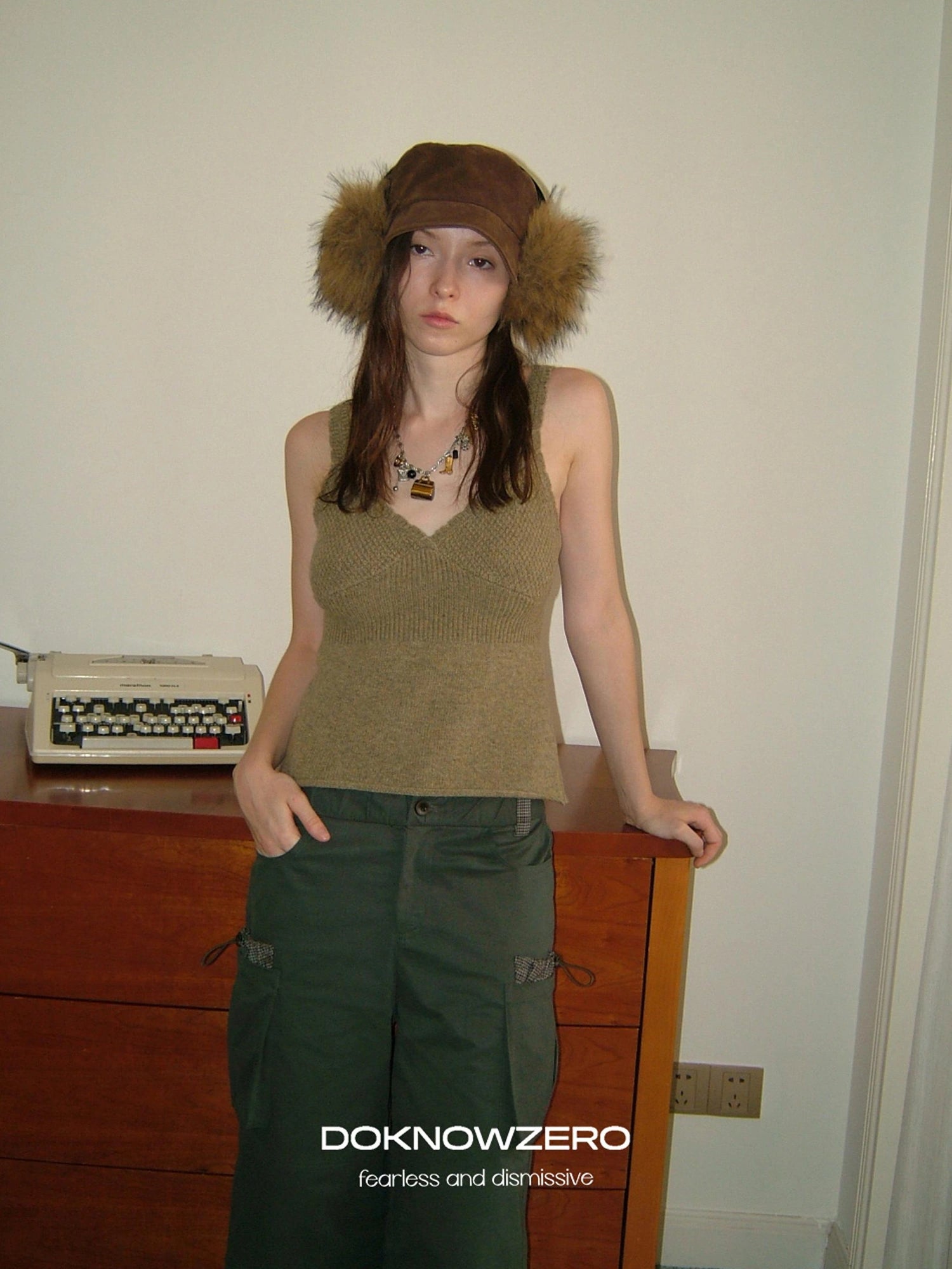 DKZ OFFICIAL V-Neck Wool Blend Layering Vest