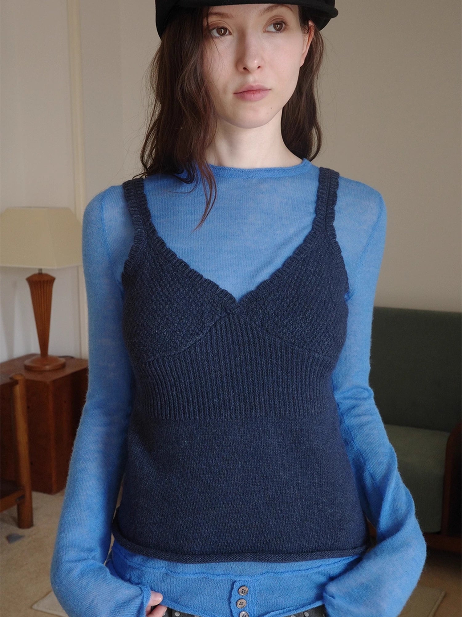 DKZ_OFFICIAL_V-Neck_Wool_Blend_Layering_Vest_MISSTT