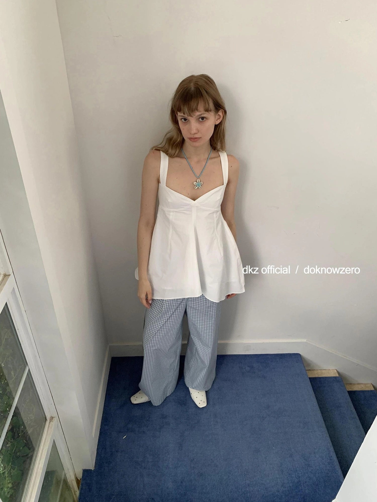 DKZ OFFICIAL V-neck Camisole Floral Bud Top