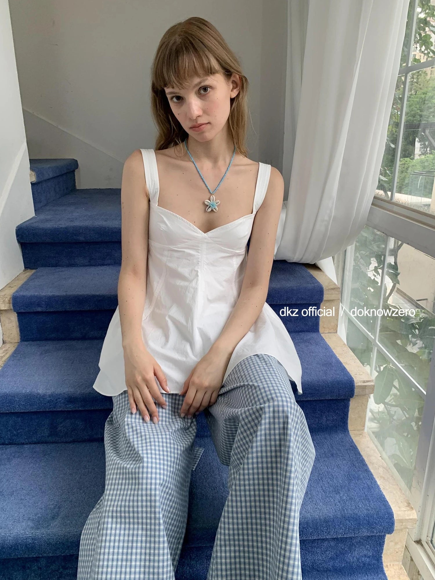 DKZ OFFICIAL V-neck Camisole Floral Bud Top