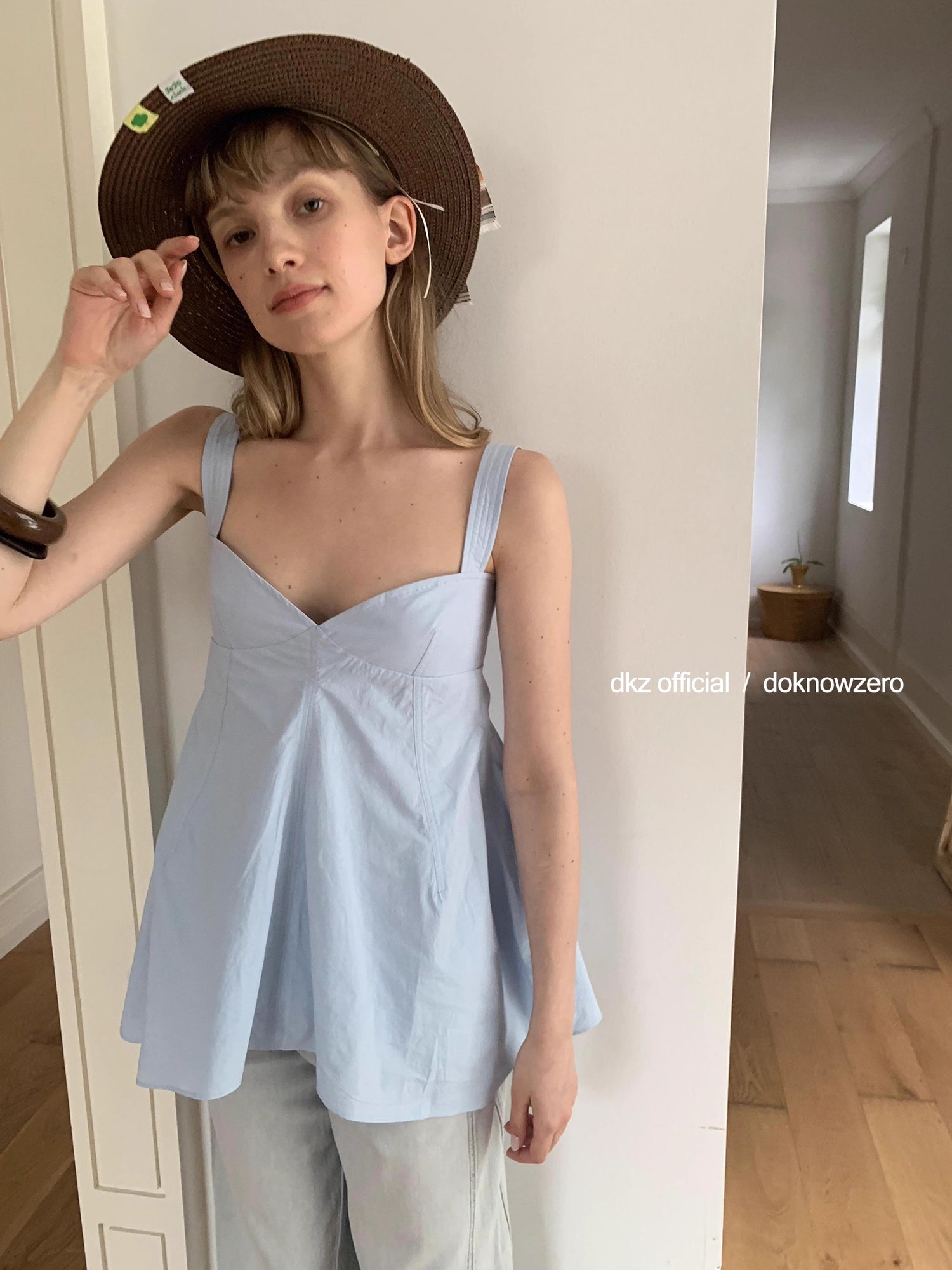 DKZ_OFFICIAL_V-neck_Camisole_Floral_Bud_Top_MISSTT