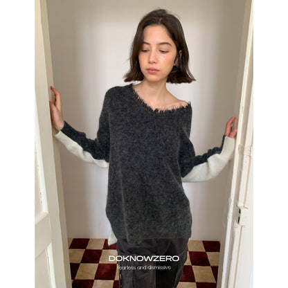 DKZ_OFFICIAL_V-neck_Colorblock_Relaxed_Fit_Women&
