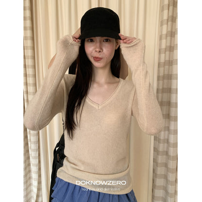 DKZ_OFFICIAL_V-neck_Knit_Women&