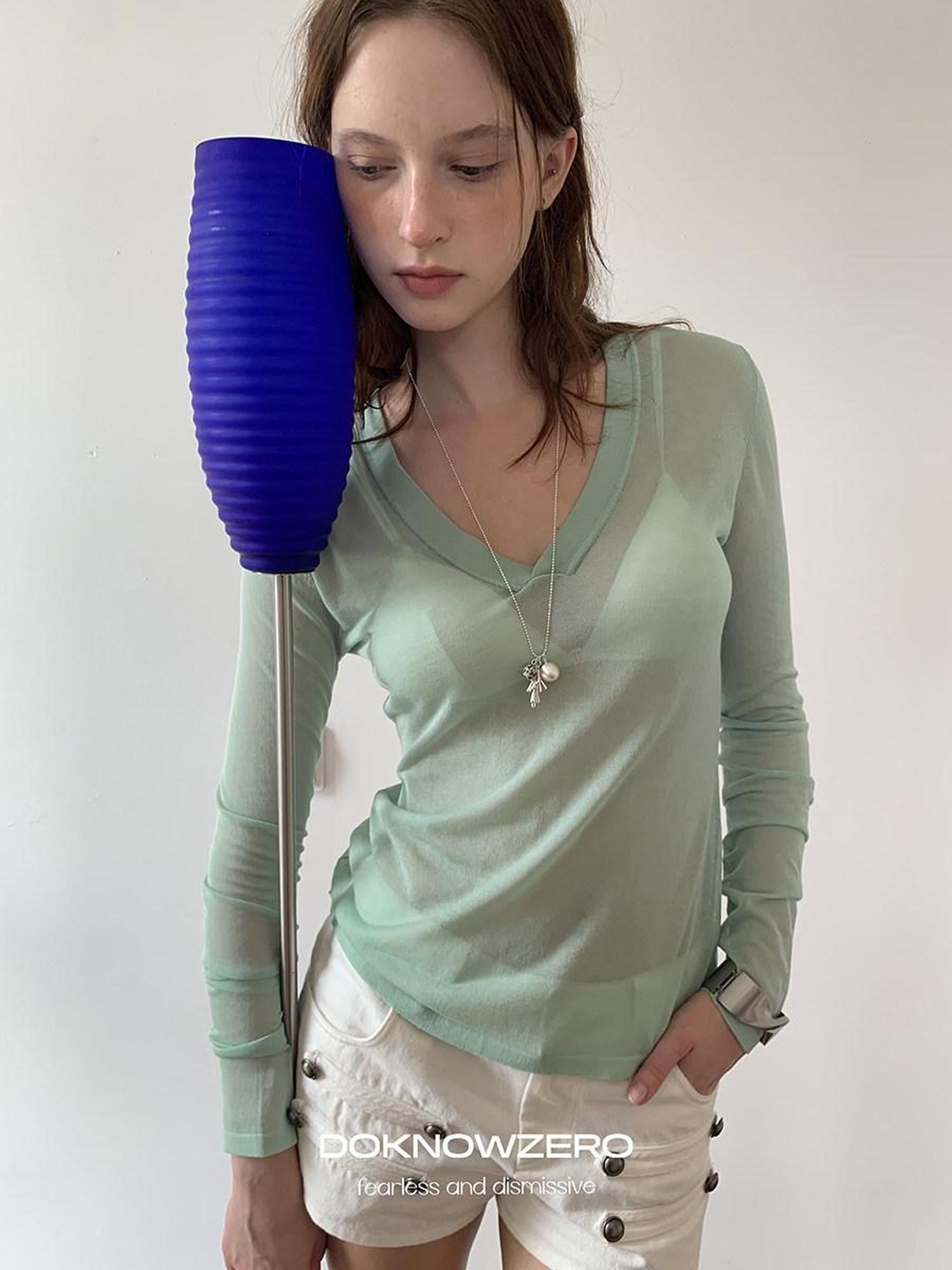 DKZ OFFICIAL V-neck Uv Protection Soft Lightweight Casual Women&