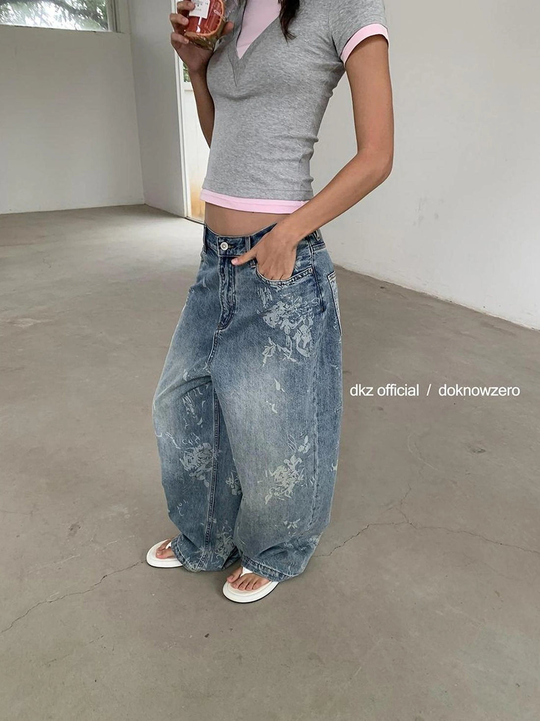 DKZ OFFICIAL Vintage Blue Wide Leg Denim Pants With Artisan Print