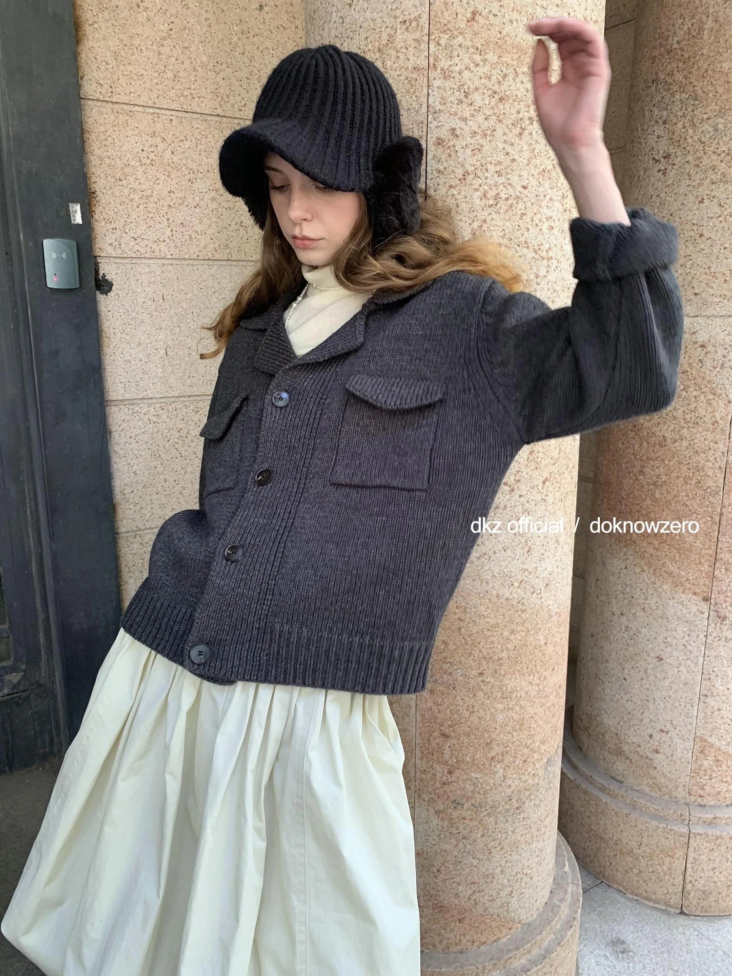 DKZ OFFICIAL Vintage Collar Knitted Cardigan