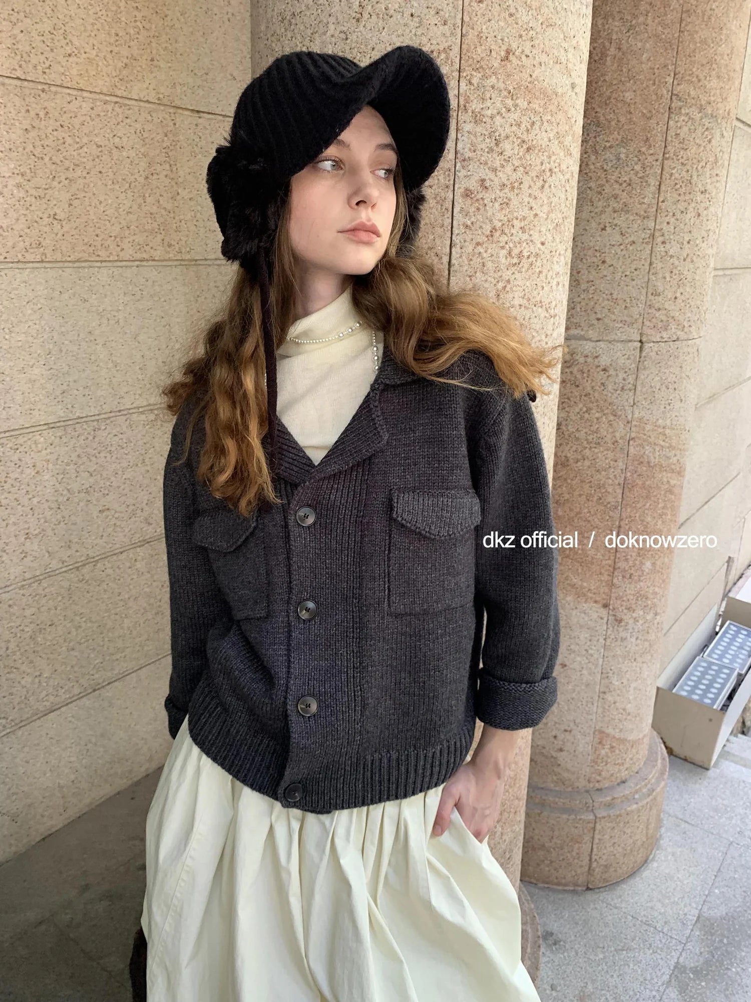 DKZ OFFICIAL Vintage Collar Knitted Cardigan