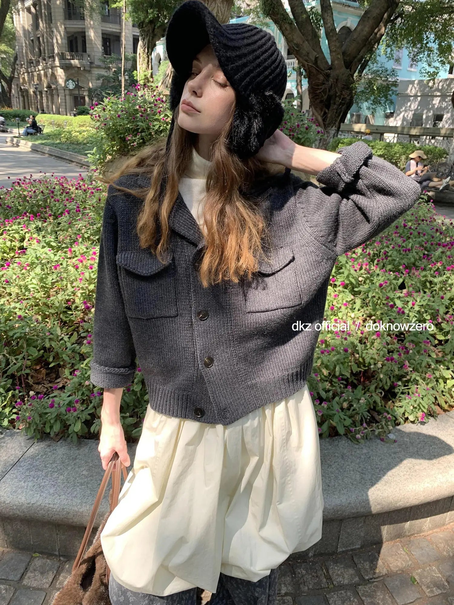 DKZ OFFICIAL Vintage Collar Knitted Cardigan