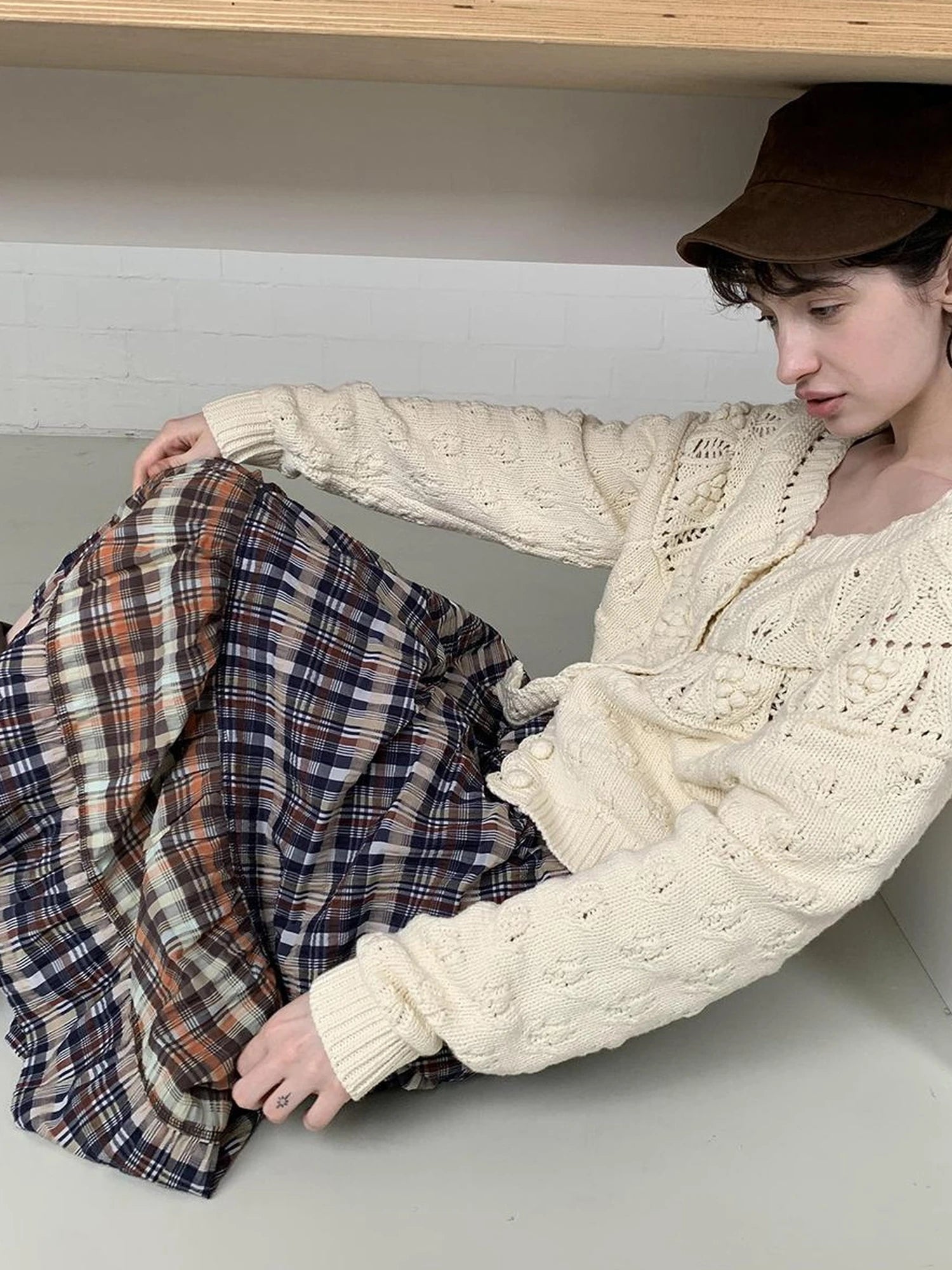 DKZ OFFICIAL Vintage Crochet Knit Cardigan In Apricot